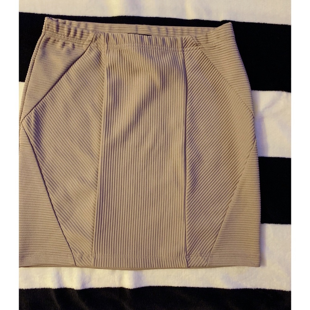 Bodycon mini skirt